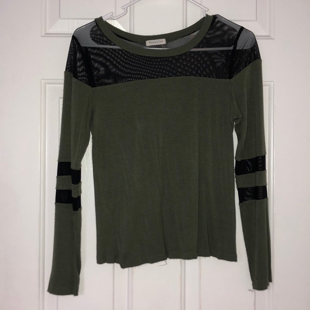Long sleeve T-shirt with mesh